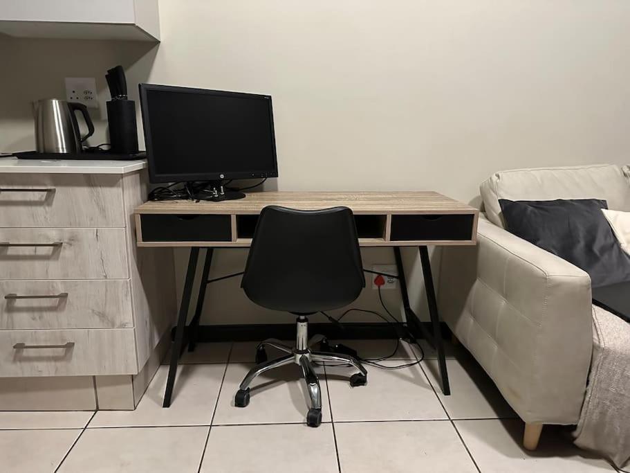 Apartment Hidden Gem With Gorgeous Sunsets - One On Heather Midrand